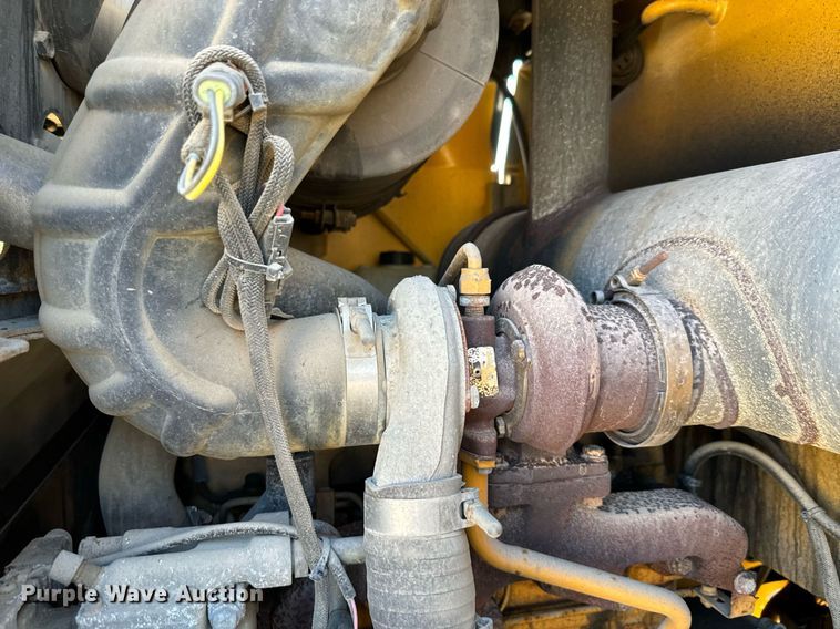 image for item DQ6240 2005 John Deere 444J wheel loader