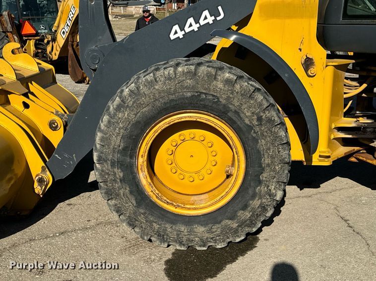 image for item DQ6240 2005 John Deere 444J wheel loader