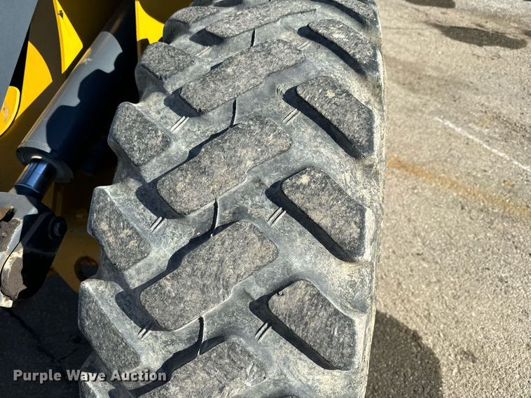 image for item DQ6240 2005 John Deere 444J wheel loader