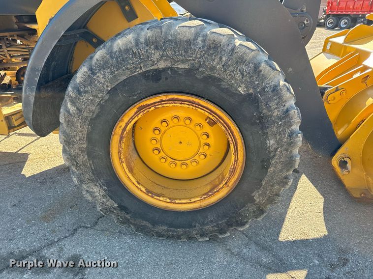 image for item DQ6240 2005 John Deere 444J wheel loader