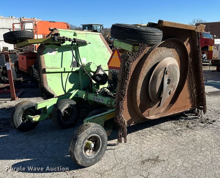 image for item DQ6246 2006 Schulte XH1500 batwing rotary mower