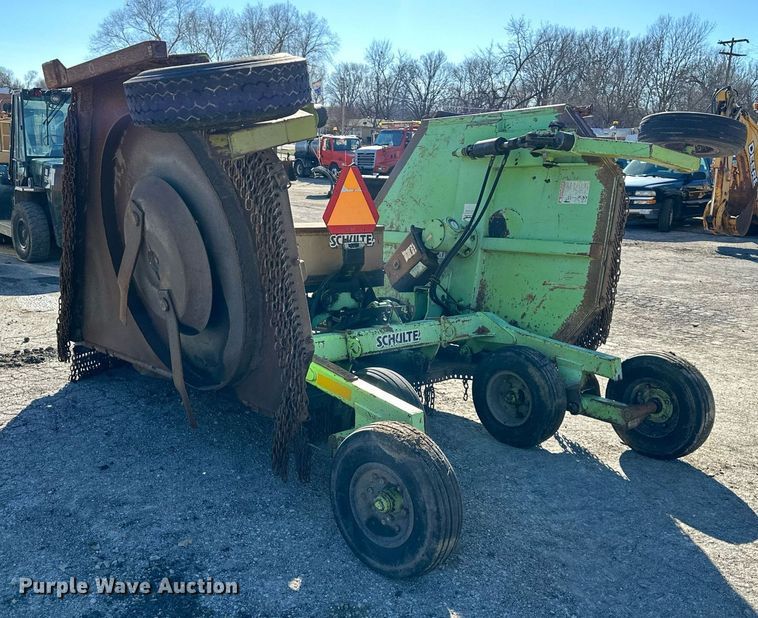 image for item DQ6246 2006 Schulte XH1500 batwing rotary mower