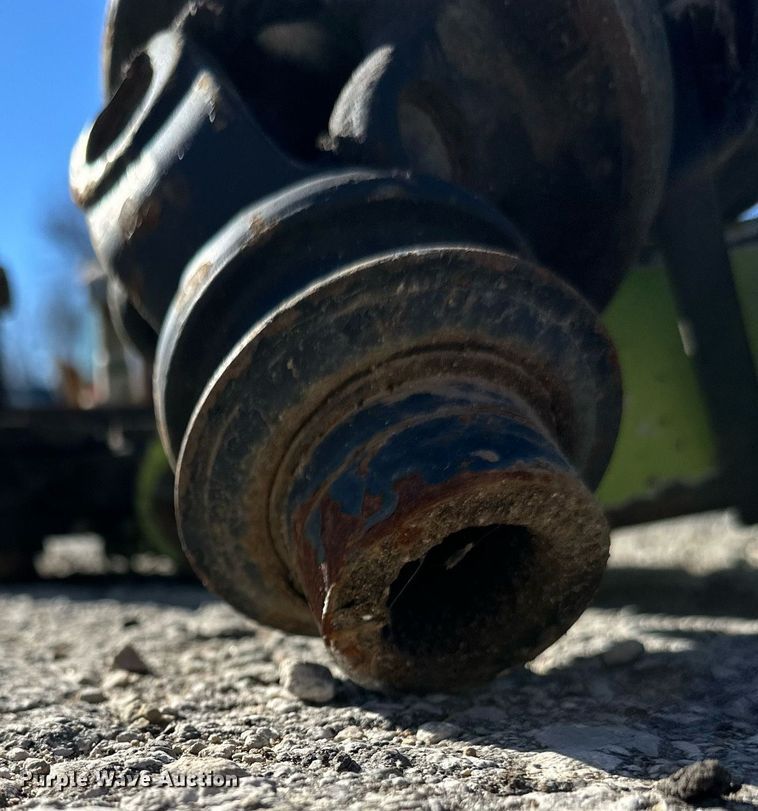 image for item DQ6246 2006 Schulte XH1500 batwing rotary mower