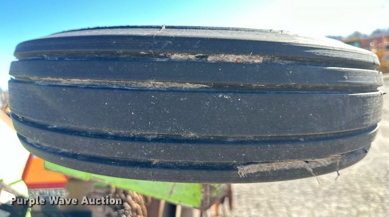 image for item DQ6246 2006 Schulte XH1500 batwing rotary mower