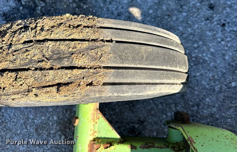 image for item DQ6246 2006 Schulte XH1500 batwing rotary mower