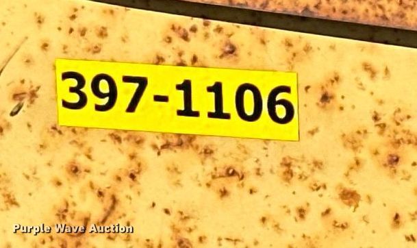 image for item DQ6246 2006 Schulte XH1500 batwing rotary mower