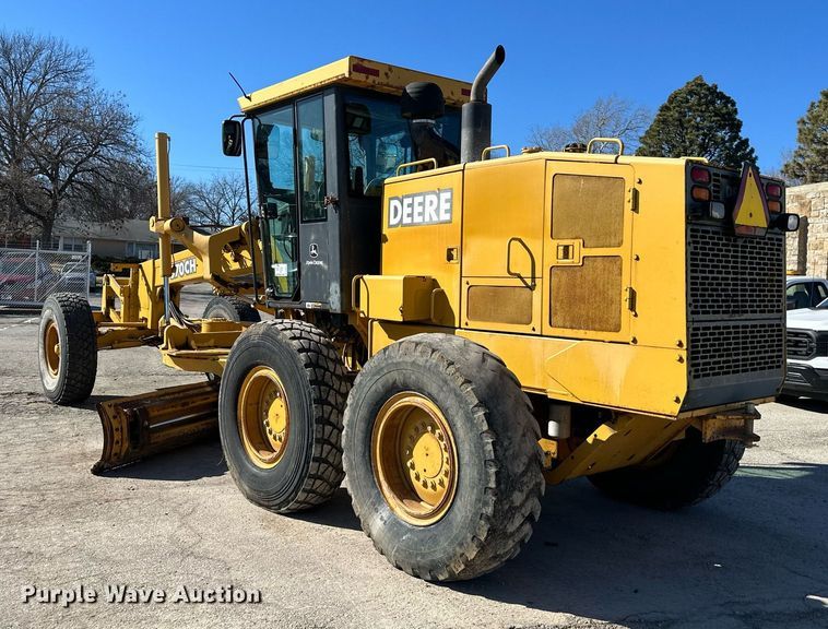 image for item DQ6247 2004 John Deere 670CH motor grader