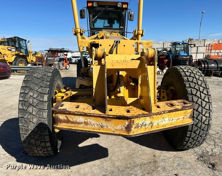 image for item DQ6247 2004 John Deere 670CH motor grader