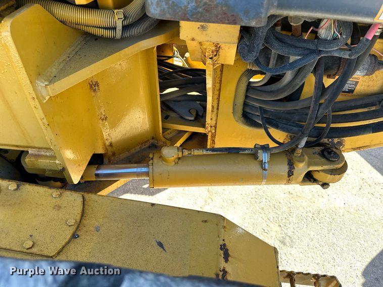 image for item DQ6247 2004 John Deere 670CH motor grader