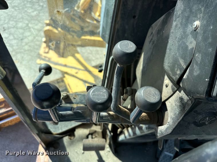 image for item DQ6247 2004 John Deere 670CH motor grader