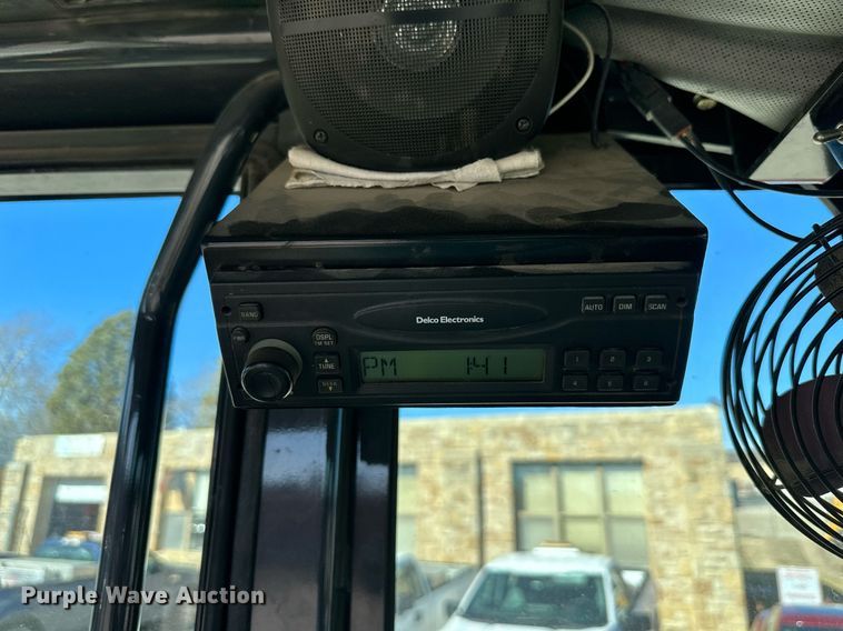 image for item DQ6247 2004 John Deere 670CH motor grader