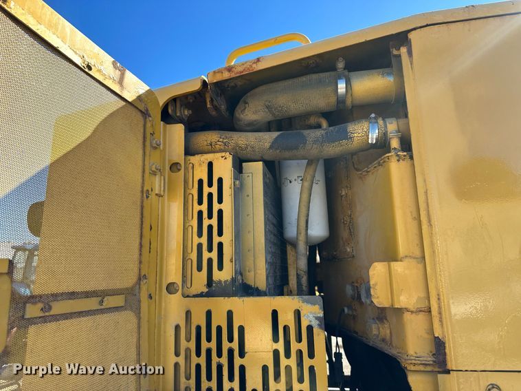 image for item DQ6247 2004 John Deere 670CH motor grader