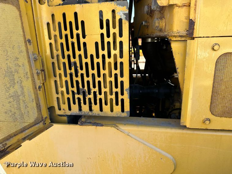 image for item DQ6247 2004 John Deere 670CH motor grader