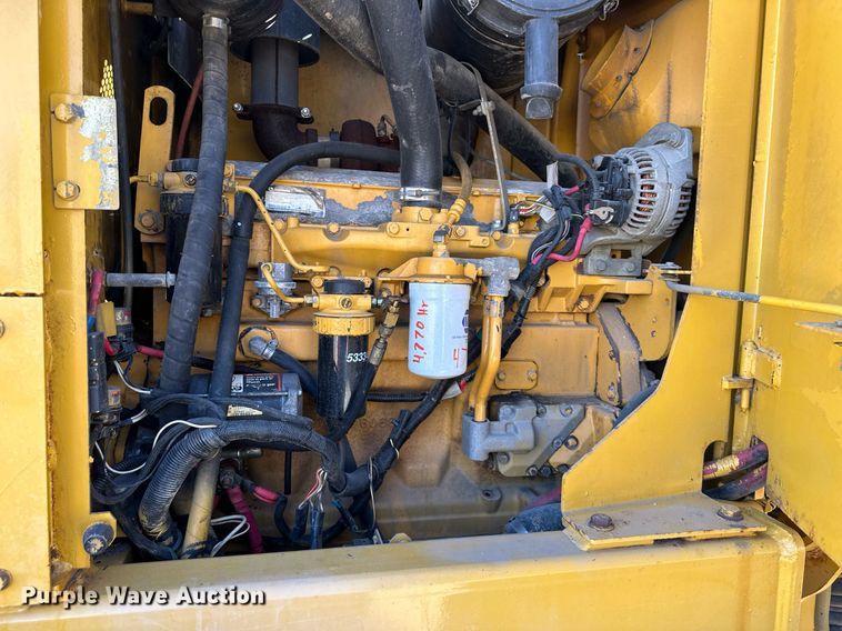 image for item DQ6247 2004 John Deere 670CH motor grader