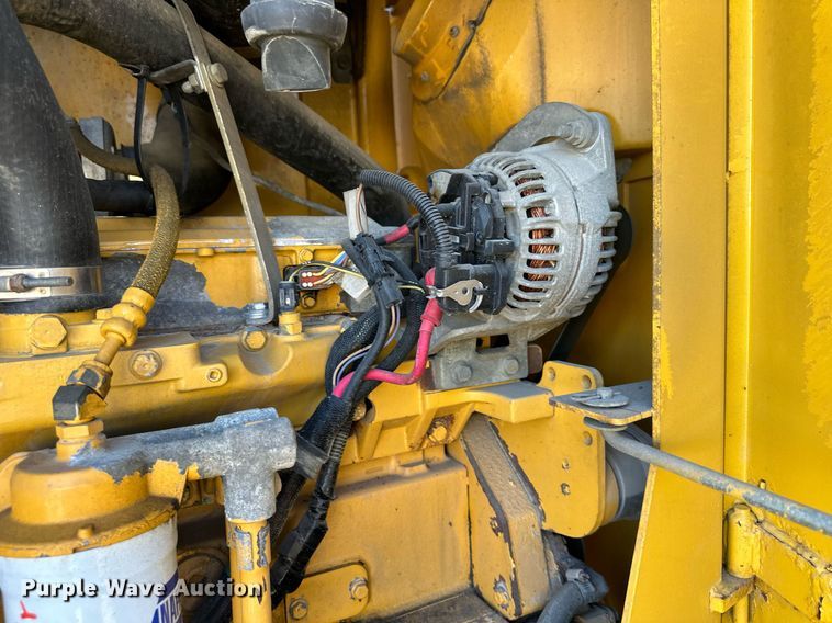 image for item DQ6247 2004 John Deere 670CH motor grader