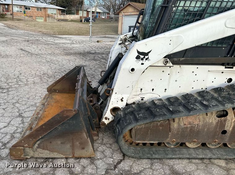 image for item DQ6248 2009 Bobcat T300 tracked skid steer loader