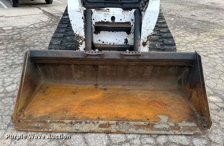 image for item DQ6248 2009 Bobcat T300 tracked skid steer loader