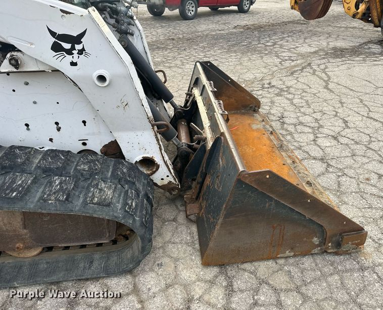 image for item DQ6248 2009 Bobcat T300 tracked skid steer loader