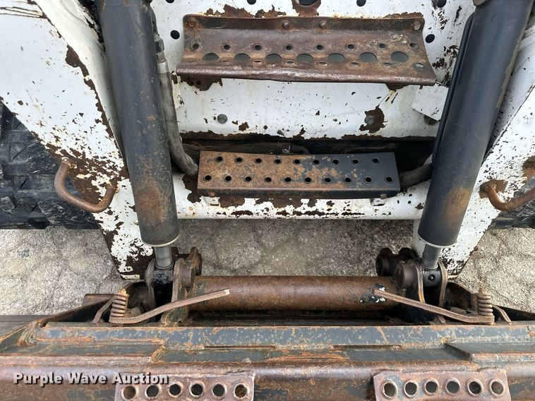 image for item DQ6248 2009 Bobcat T300 tracked skid steer loader