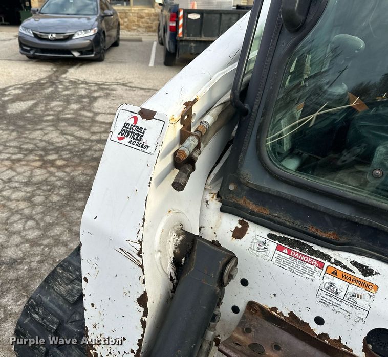 image for item DQ6248 2009 Bobcat T300 tracked skid steer loader