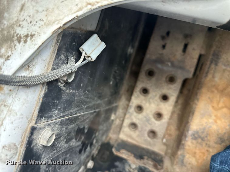 image for item DQ6248 2009 Bobcat T300 tracked skid steer loader