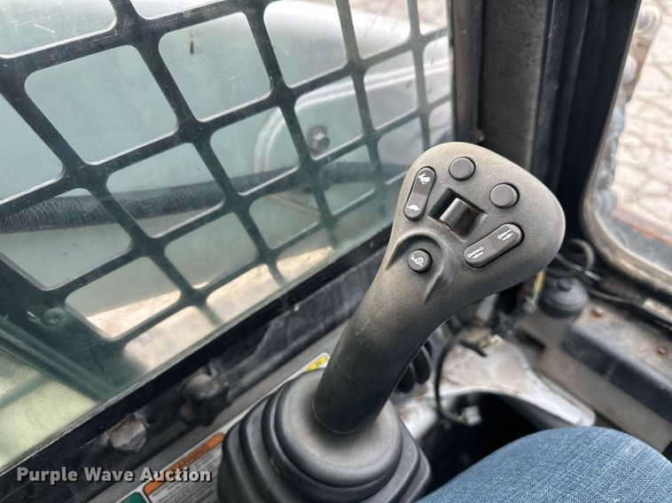 image for item DQ6248 2009 Bobcat T300 tracked skid steer loader