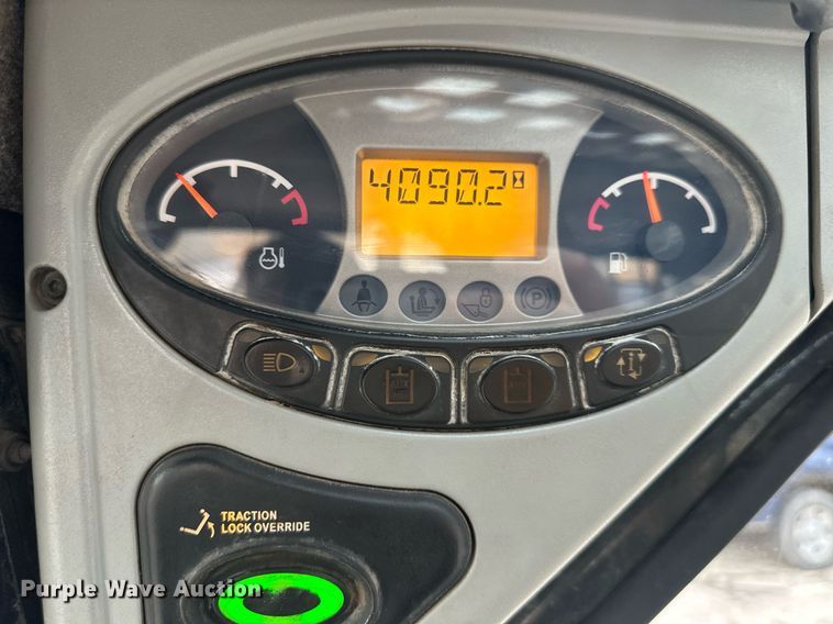 image for item DQ6248 2009 Bobcat T300 tracked skid steer loader