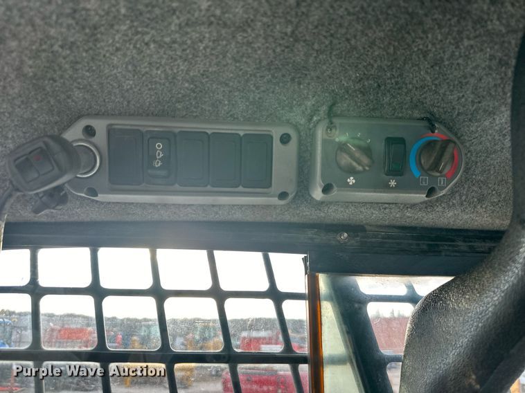 image for item DQ6248 2009 Bobcat T300 tracked skid steer loader