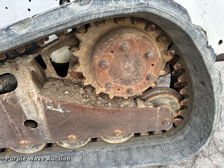 image for item DQ6248 2009 Bobcat T300 tracked skid steer loader