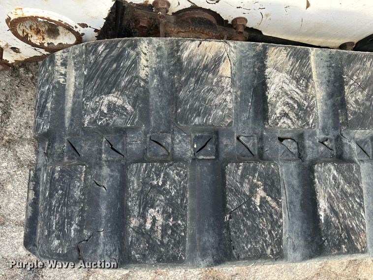 image for item DQ6248 2009 Bobcat T300 tracked skid steer loader