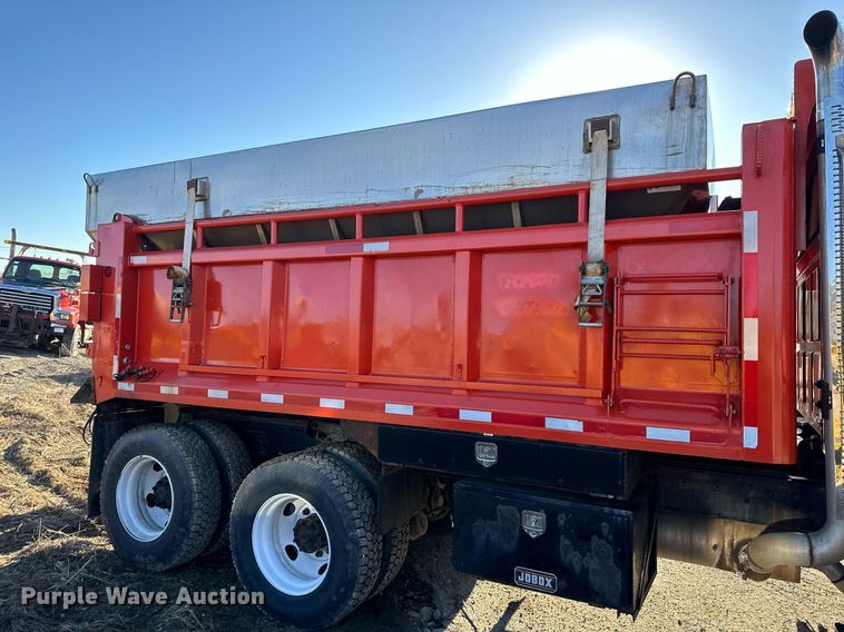 image for item DQ6249 1999 Sterling LT9511 dump truck