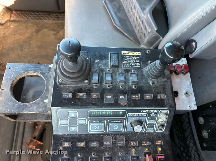 image for item DQ6249 1999 Sterling LT9511 dump truck