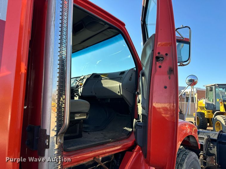 image for item DQ6249 1999 Sterling LT9511 dump truck