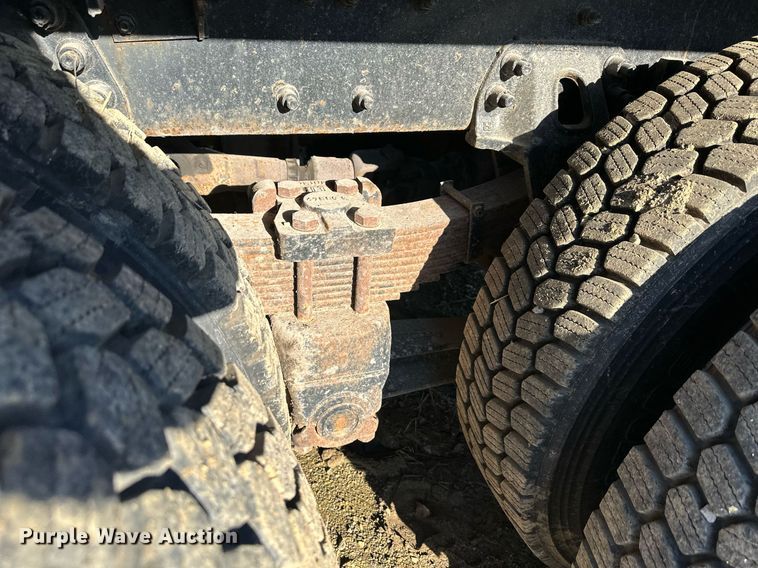 image for item DQ6249 1999 Sterling LT9511 dump truck