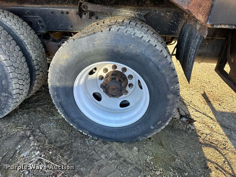 image for item DQ6249 1999 Sterling LT9511 dump truck