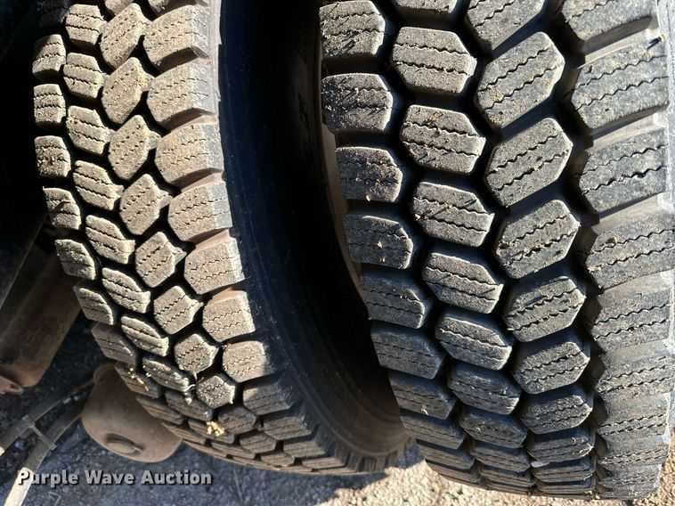 image for item DQ6249 1999 Sterling LT9511 dump truck