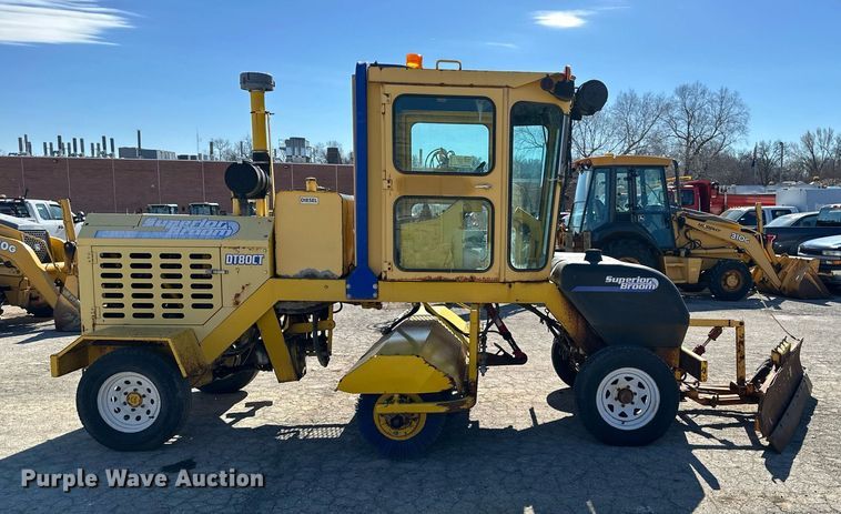 image for item DQ6250 2007 Superior Broom DT80CT broom