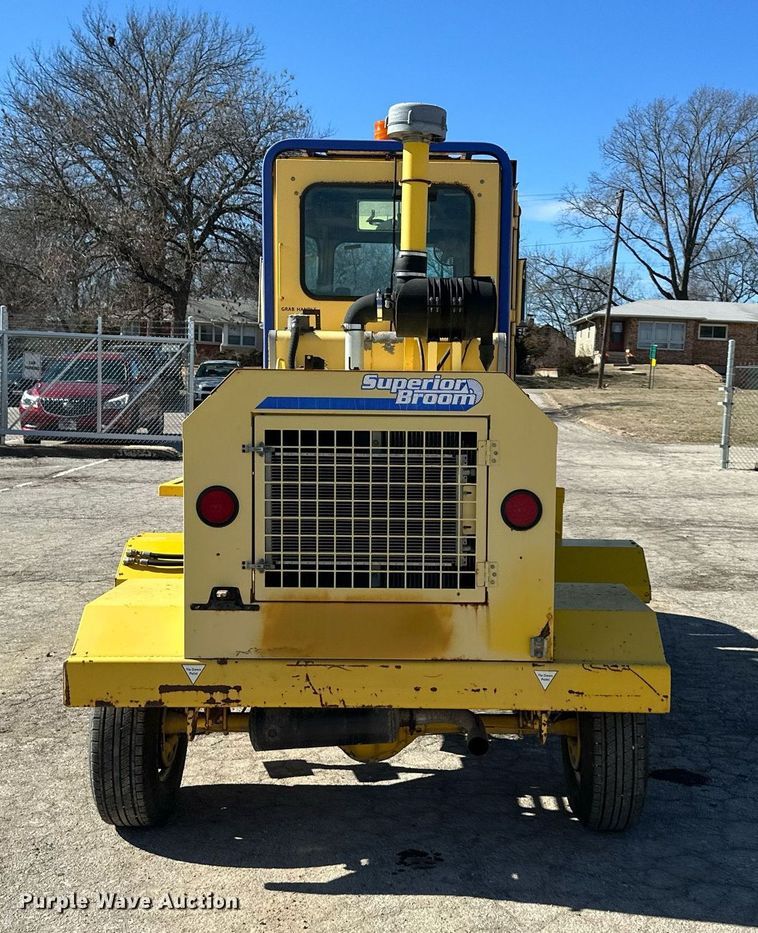 image for item DQ6250 2007 Superior Broom DT80CT broom