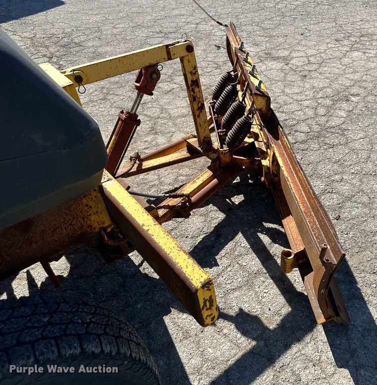 image for item DQ6250 2007 Superior Broom DT80CT broom