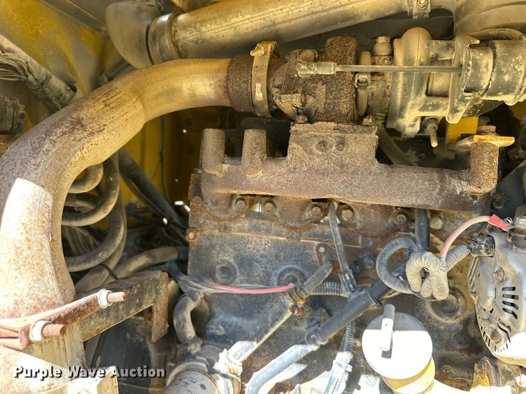 image for item DQ6250 2007 Superior Broom DT80CT broom