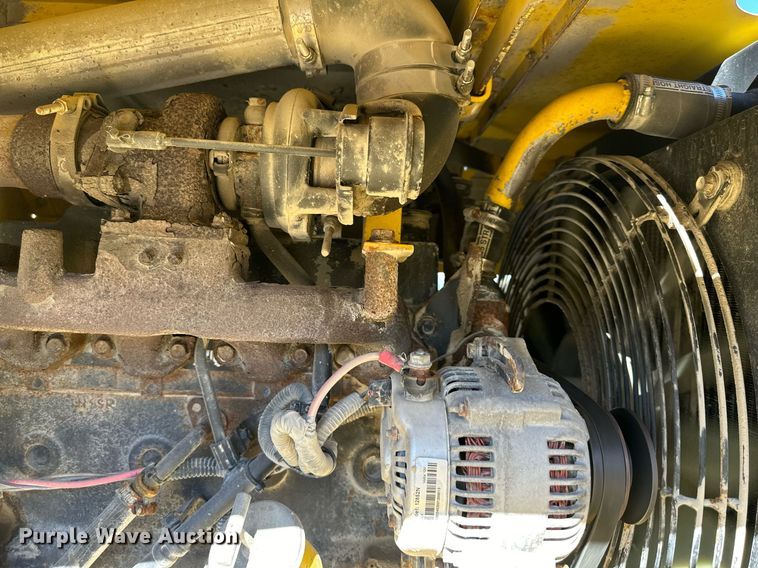 image for item DQ6250 2007 Superior Broom DT80CT broom