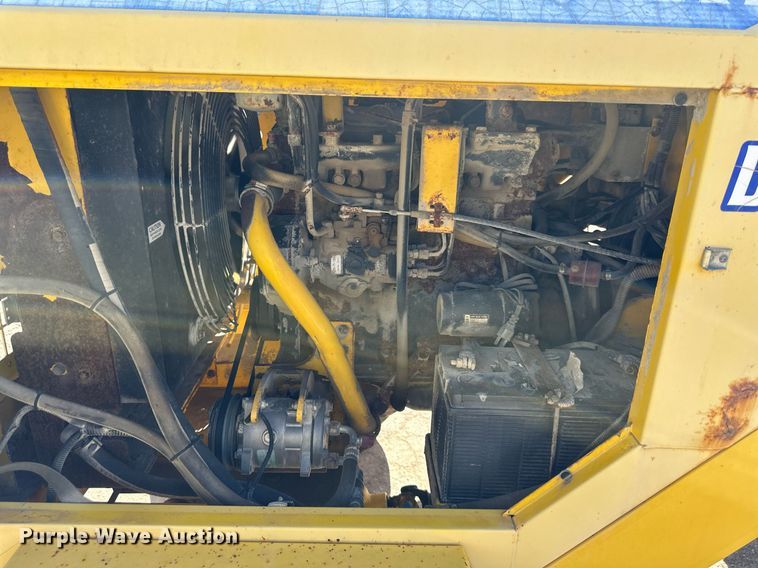 image for item DQ6250 2007 Superior Broom DT80CT broom