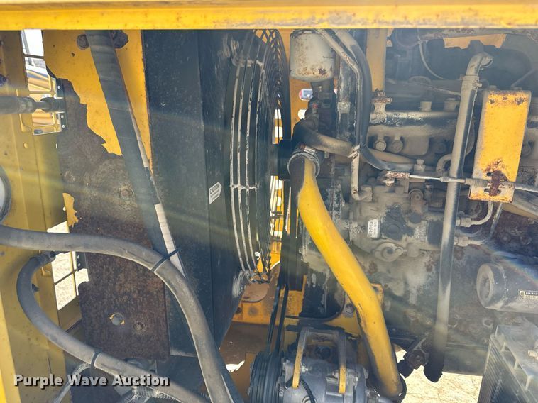 image for item DQ6250 2007 Superior Broom DT80CT broom