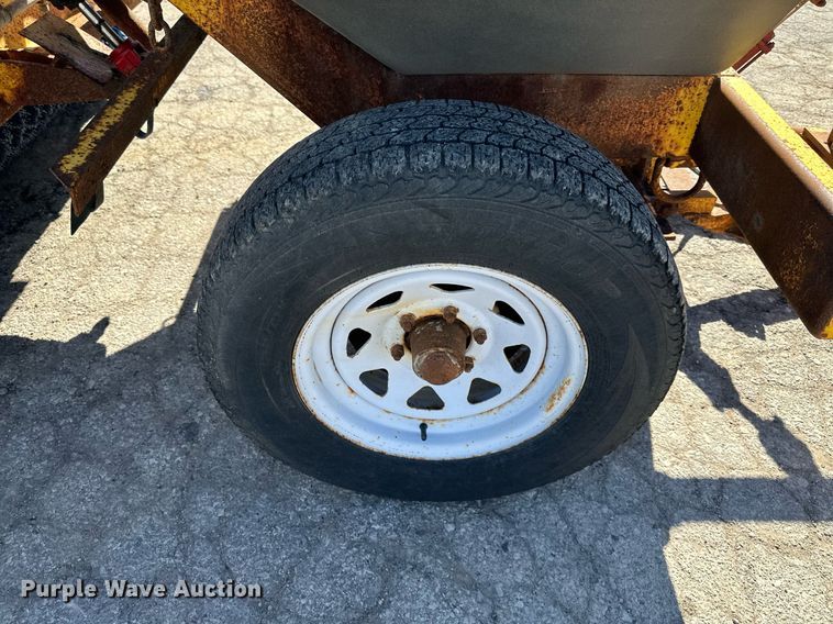 image for item DQ6250 2007 Superior Broom DT80CT broom