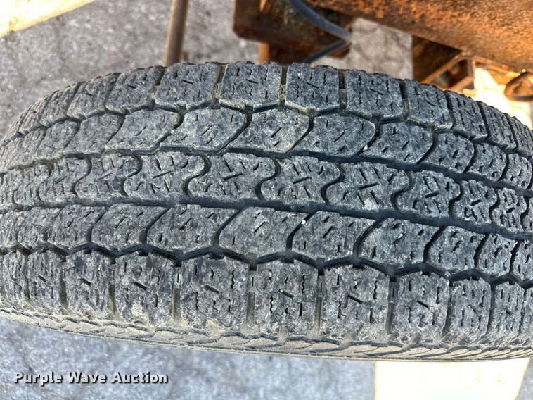 image for item DQ6250 2007 Superior Broom DT80CT broom