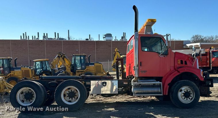 image for item DQ6251 2009 Sterling LT7500 truck cab and chassis