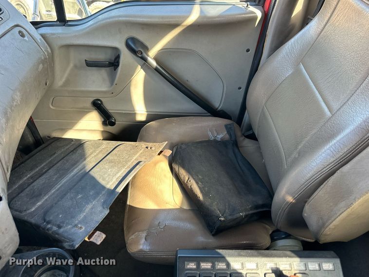 image for item DQ6251 2009 Sterling LT7500 truck cab and chassis