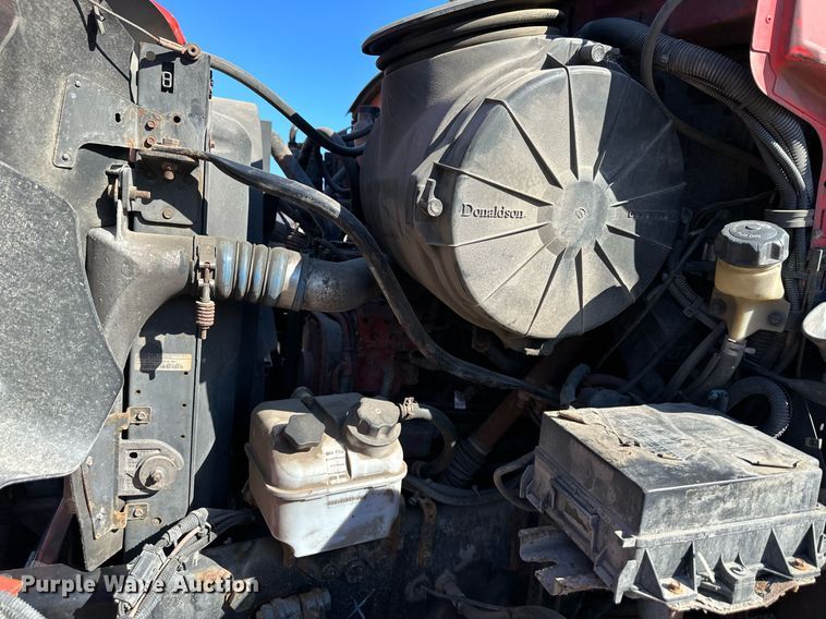 image for item DQ6251 2009 Sterling LT7500 truck cab and chassis