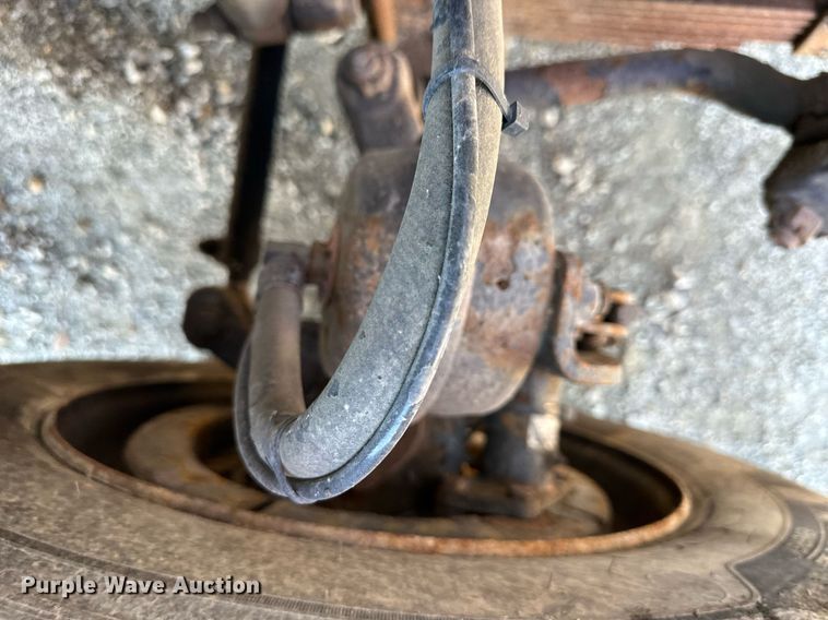 image for item DQ6251 2009 Sterling LT7500 truck cab and chassis