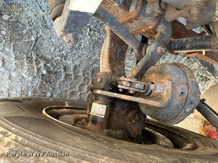 image for item DQ6251 2009 Sterling LT7500 truck cab and chassis